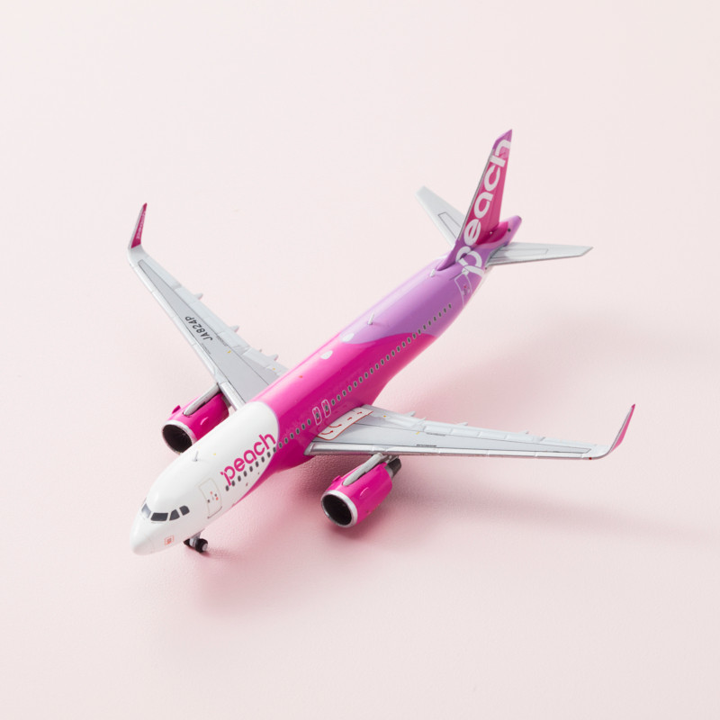 1 400 peach ピーチ A320-200 特別塗装機 JA804P - 航空機・ヘリコプター