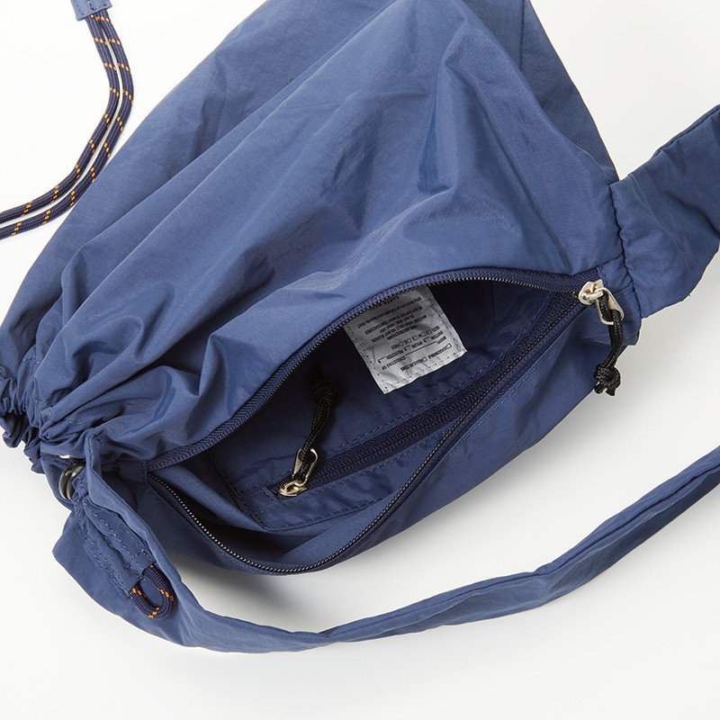 Meravel ナイロンポーチ Meravel ナイロンポーチ